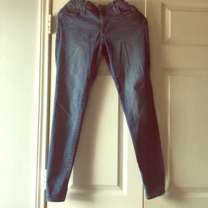 Gap Distressed Jean
